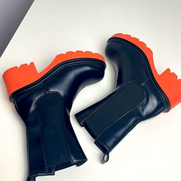 Super Trendy black ankle boot with orange sole women size 6.5. - Picture 13 of 17